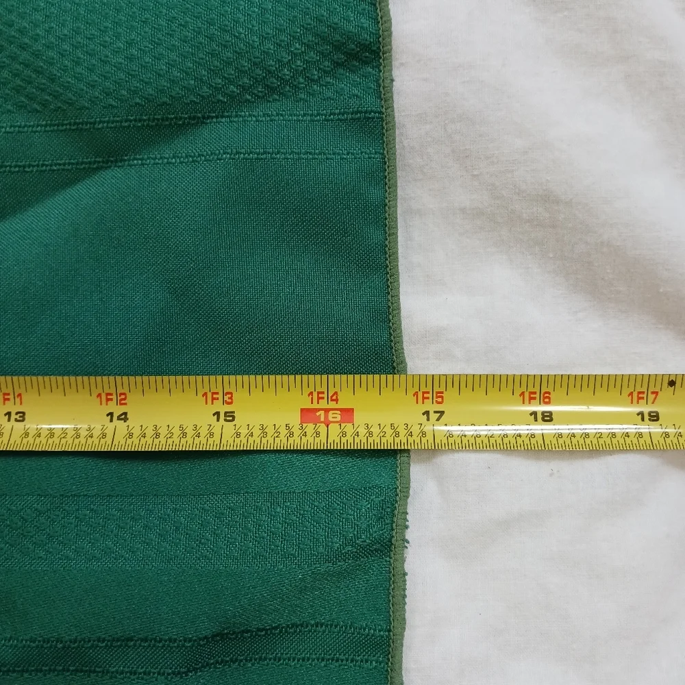 4 Christmas Tree Napkin Rings Plastic W/ 4‎ Green Cloth Napkins Holiday
